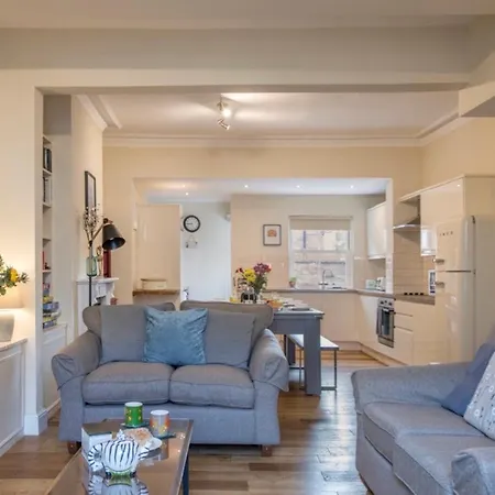 Casa de Férias Spencer House & 107 & 109 Nunnery Lane