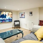 Spencer House & 107 & 109 Nunnery Lane Holiday home York