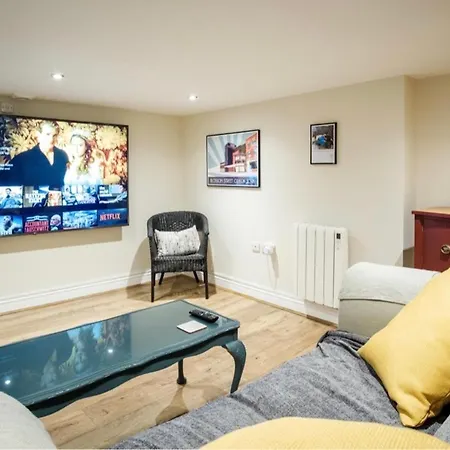 Spencer House & 107 & 109 Nunnery Lane Holiday home York