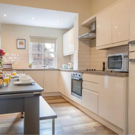 Spencer House & 107 & 109 Nunnery Lane Holiday home York