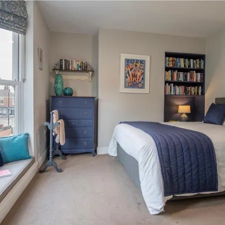 Holiday home Spencer House & 107 & 109 Nunnery Lane York