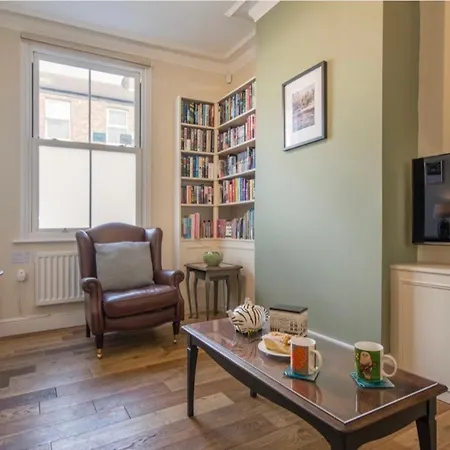 Holiday home Spencer House & 107 & 109 Nunnery Lane