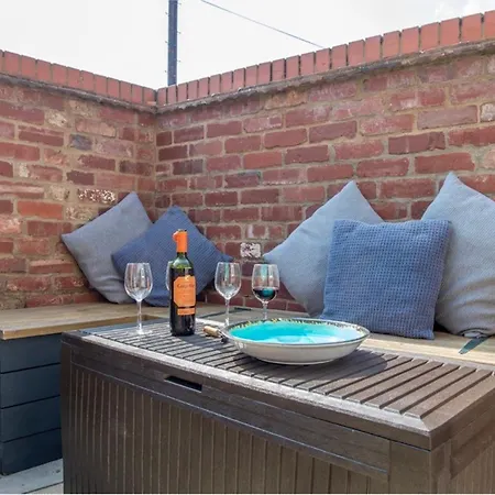 Holiday home Spencer House & 107 & 109 Nunnery Lane *